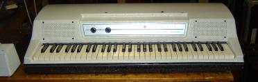 Whitewashed Wurlitzer, EP200